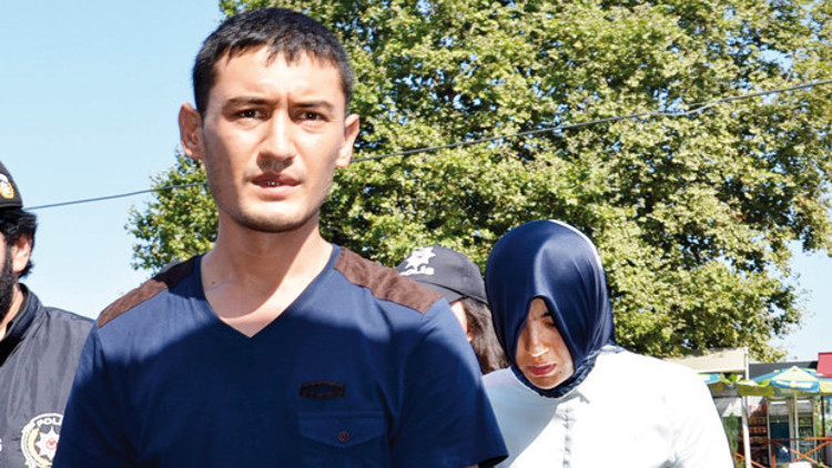 Cinayet villasından vahşetin izi ellerinde Cinayet villasından vahşetin izi ellerinde