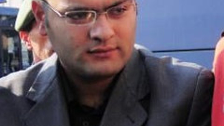 Erhan Tuncel duruşmaya bıçakla girmiş Erhan Tuncel duruşmaya bıçakla girmiş