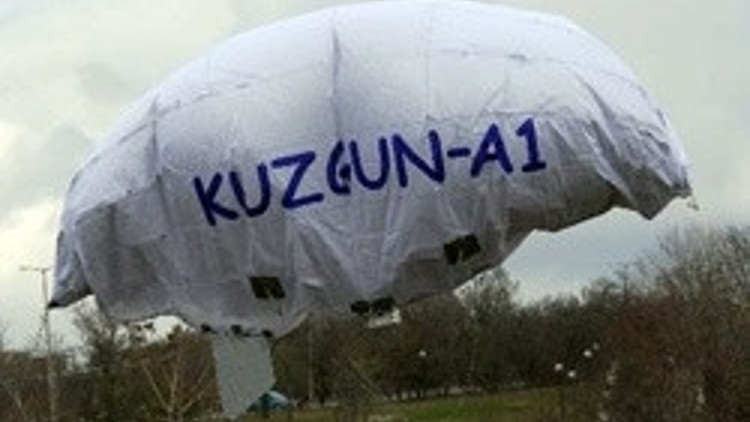 ODTÜlü mühendislerin paraları yetmedi tavana astılar ODTÜlü mühendislerin paraları yetmedi tavana astılar