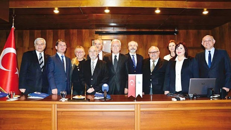 Şehir Tiyatrosu için ilk imza Rektör’den