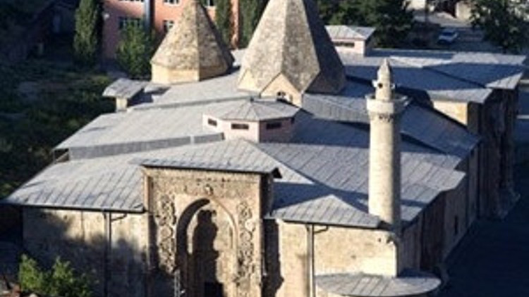 Parisin kapıları Sivasa açıldı Parisin kapıları Sivasa açıldı
