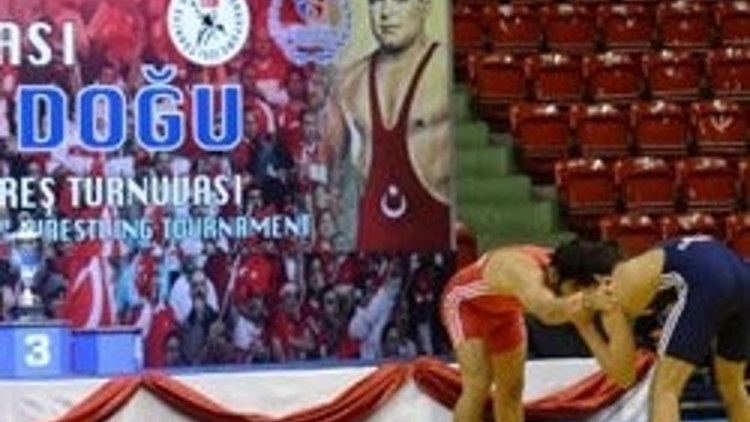 Güreş minderinde yüzümüz güldü Güreş minderinde yüzümüz güldü
