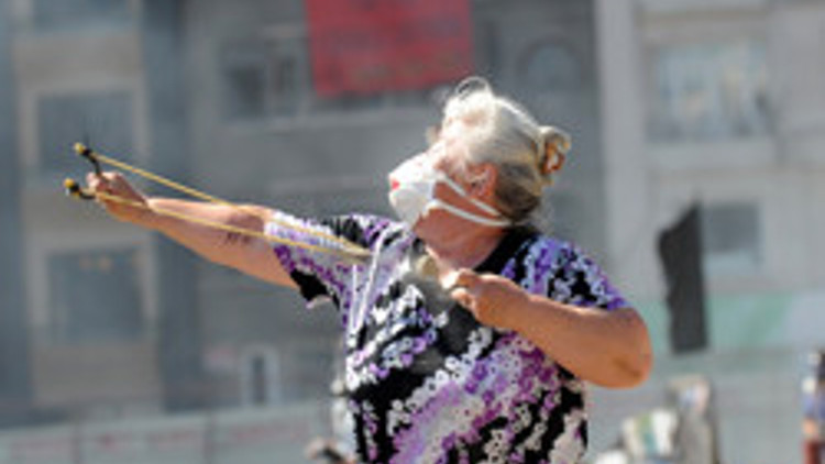 Sapanlı teyze de gözaltında