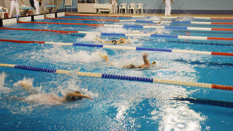 Yüzme de 3 madalya Yüzme de 3 madalya