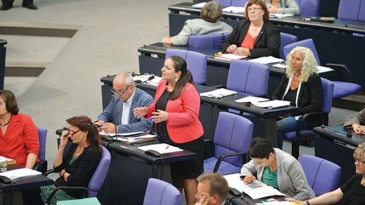 Almanya dil testini kaldırmadı