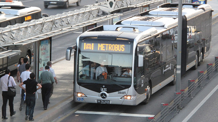 Metrobüs yolunda asfalt çalışması yapılacak Metrobüs yolunda asfalt çalışması yapılacak