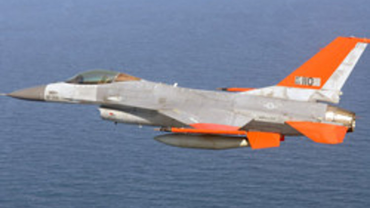 İlk kez bir F-16 pilotsuz uçuruldu