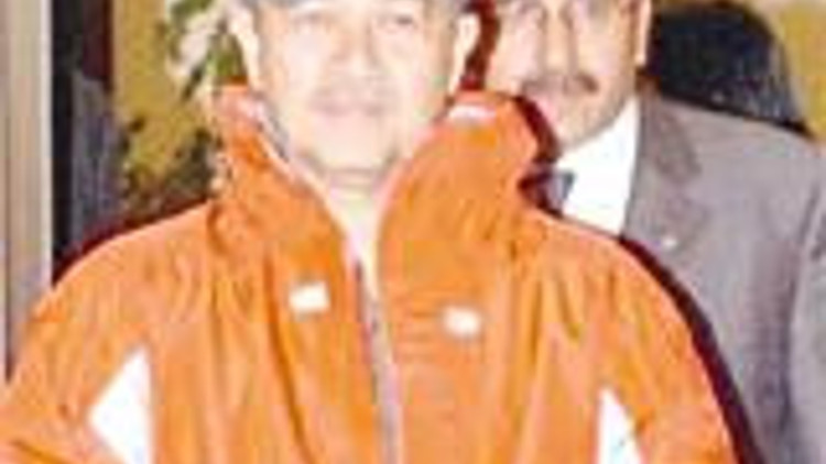 Malezya Başbakanı teknesini görmeye geldi