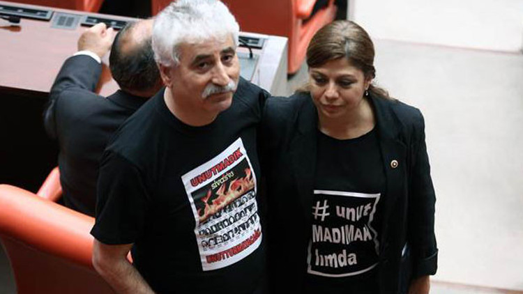 Zeynep Altıok Madımak tişörtüyle Meclise geldi