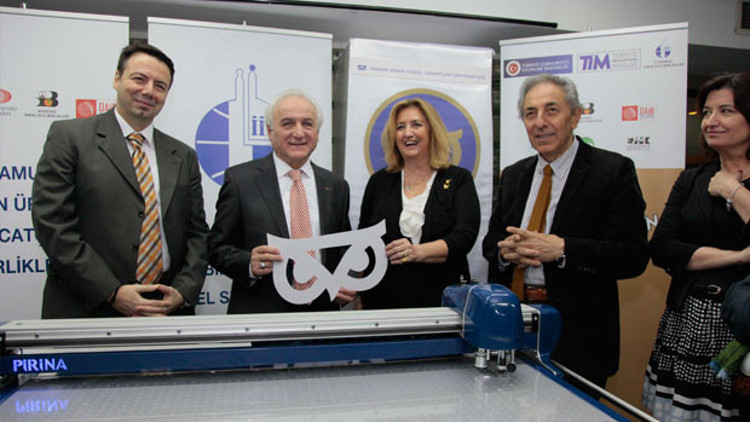 İhracatçılardan üniversiteye 65 bin liralık tasarım makinası