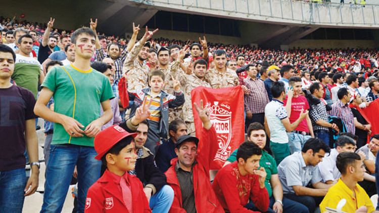 Yel yatar, tufan yatar, yatmaz Tractor bayrağı