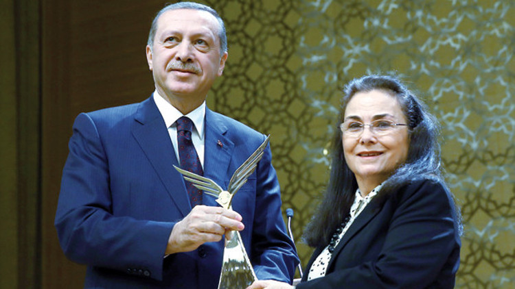 Türkçe kelimelerle felsefe yapamazsınız