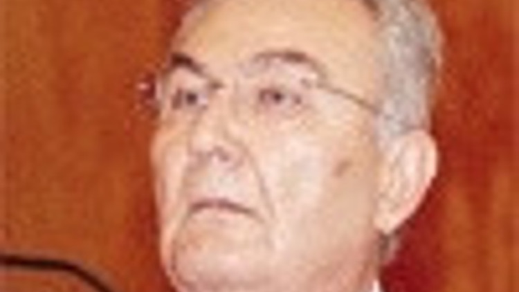 Democracy is at risk, says Baykal