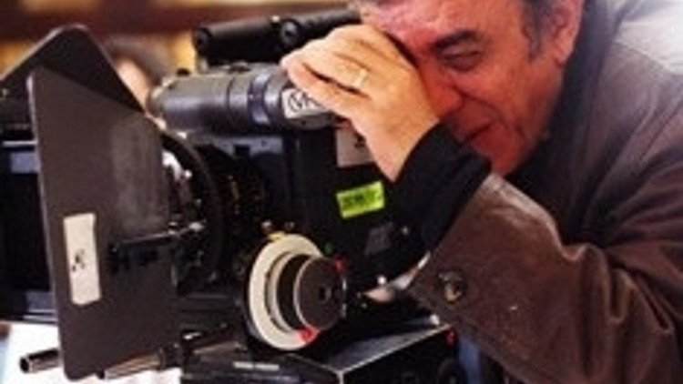 Özgentürk’ün filmleri 25 yıl sonra DVD’de Özgentürk’ün filmleri 25 yıl sonra DVD’de