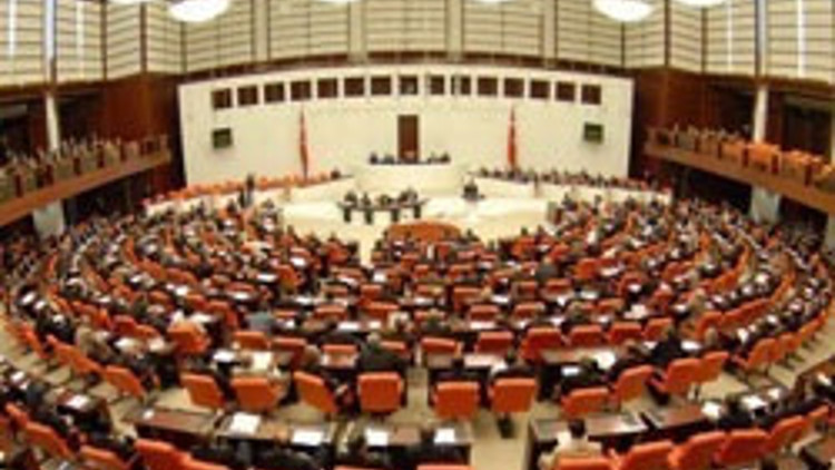 Anayasa’da devam kararı