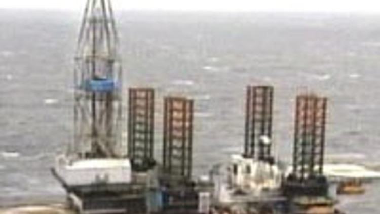 Platforma helikopter düştü Platforma helikopter düştü