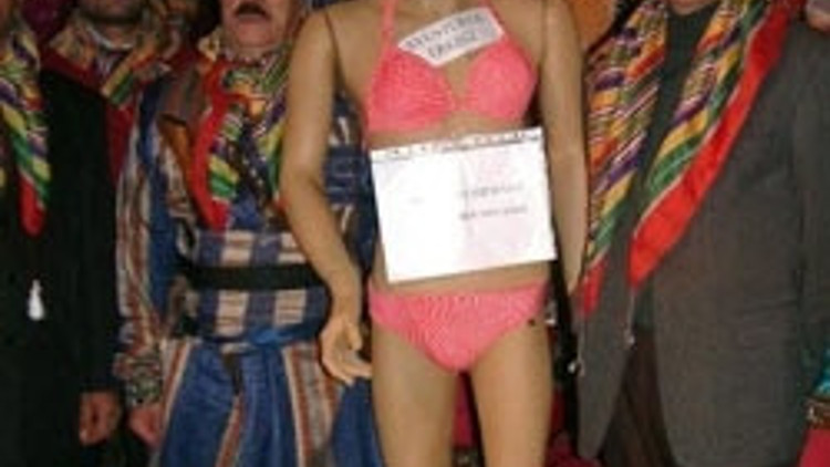 Viyanaya mankenli protesto