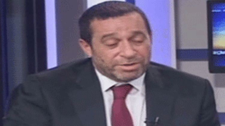 Denktaş canlı yayında fenalaştı Denktaş canlı yayında fenalaştı