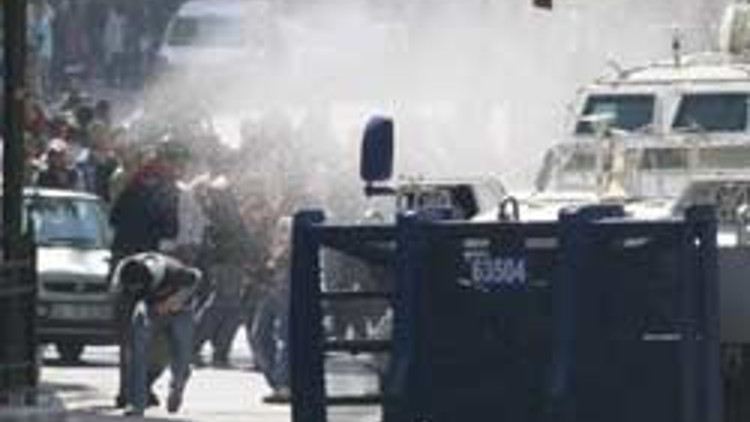 İstiklal Caddesinde çatışma başladı