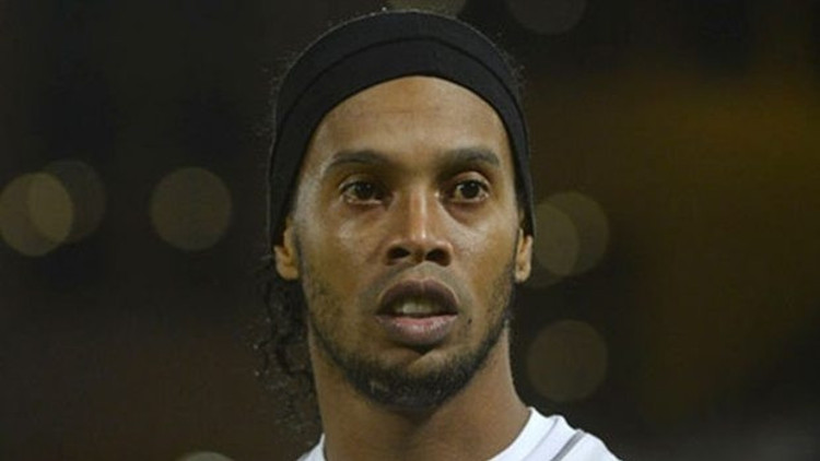 Ronaldinho ve Valdesten haber bekliyorlar Ronaldinho ve Valdesten haber bekliyorlar