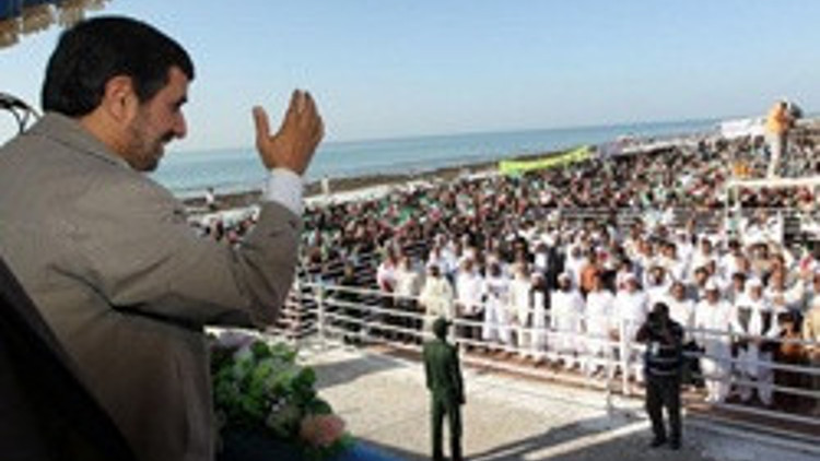 ABD uçakları havalandı, Ahmedinejad meydan okudu ABD uçakları havalandı, Ahmedinejad meydan okudu