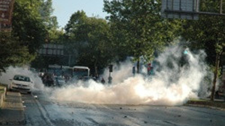 Köprüyü geçenlere Beşiktaşta müdahale