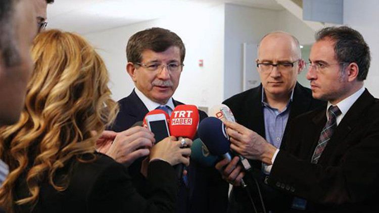 Davutoğlundan YouTube-Twitter ayrımı