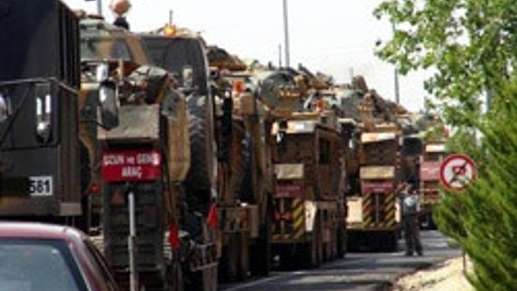 Suriye sınırına tank sevkiyatı