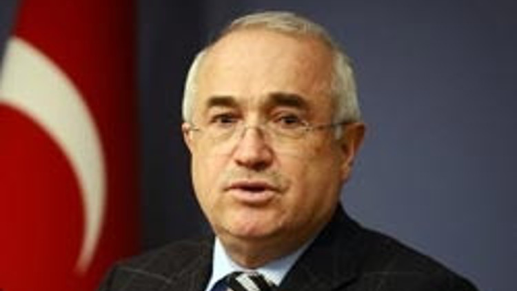 Cemil Çiçek resmen aday