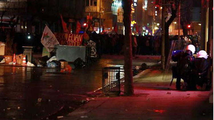 Gösterilerde kanlı gece