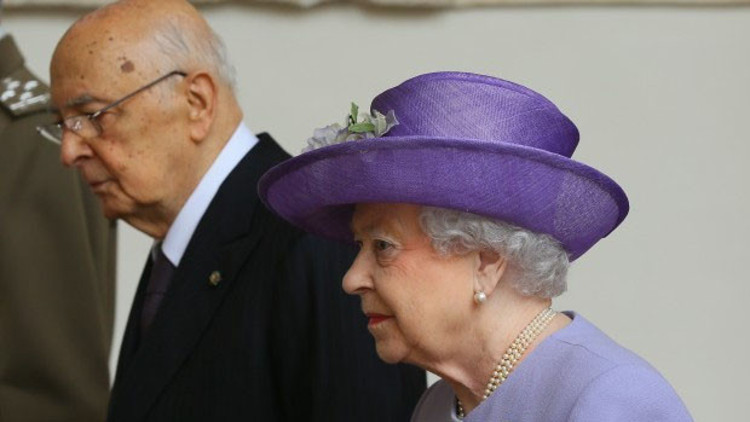 Kraliçe Elizabeth’ın Nazi selamı