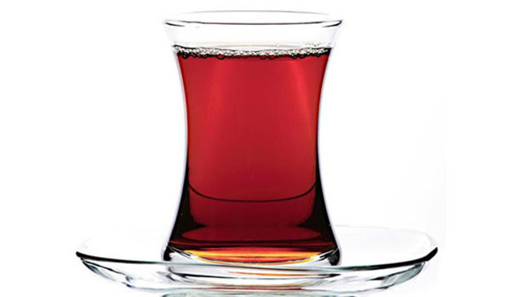 Kemikler için siyah çay için