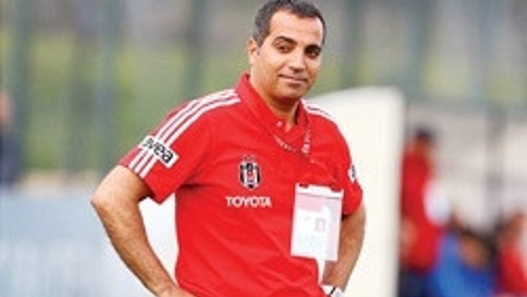 Soyunma odamıza para getirdiler tekme tokat kovduk Soyunma odamıza para getirdiler tekme tokat kovduk