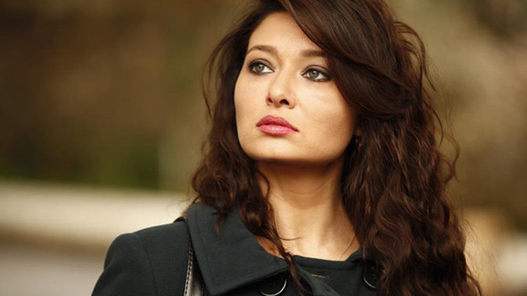 Paramparça 2 Bölüm Star TV izle | Cansu Öz annesi buluyor