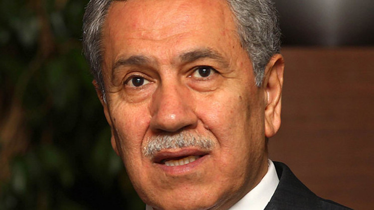 Arınç: Kadınlar herkesin içersinde kahkaha atmayacak Arınç: Kadınlar herkesin içersinde kahkaha atmayacak