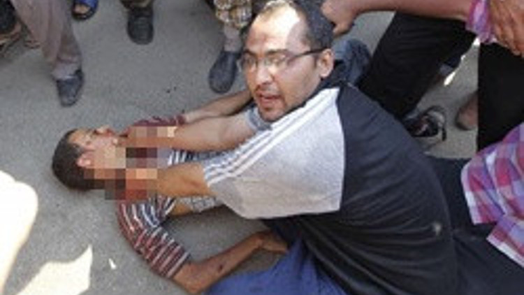 Mısırda kanlı gece: 30 ölü Mısırda kanlı gece: 30 ölü