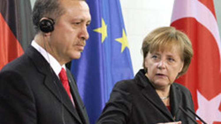 Merkelin tek başına iktidar olamaması Türkiye için iyi haber