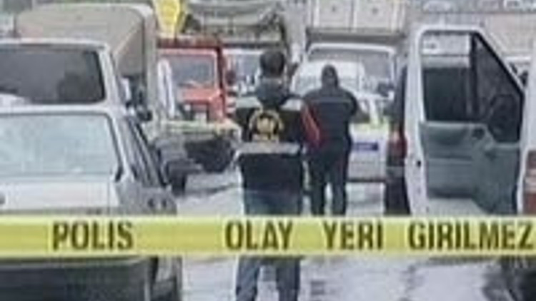 Aksarayda şüpheli paketten bomba çıktı