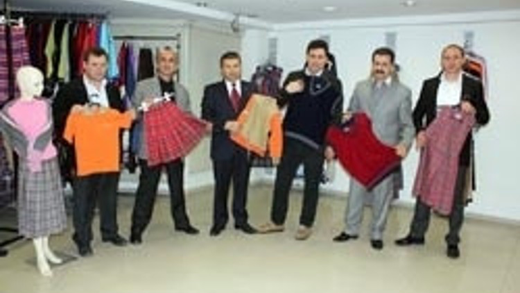 Okul kıyafeti satan esnaf iflasın eşiğinde Okul kıyafeti satan esnaf iflasın eşiğinde