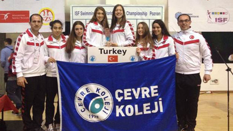 Çevre Koleji havuzda Dünya 2.si oldu