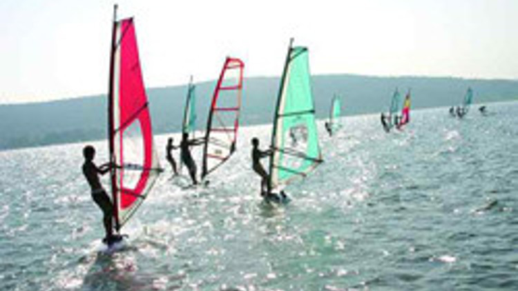 Rüzgar sörfüne UrlaDa start verildi