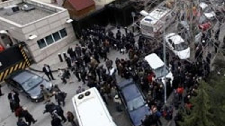 ABDnin Ankara Büyükelçiliğinde canlı bomba saldırısı