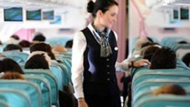 THY hosteslerine kırmızı ruj yasağı geliyor THY hosteslerine kırmızı ruj yasağı geliyor