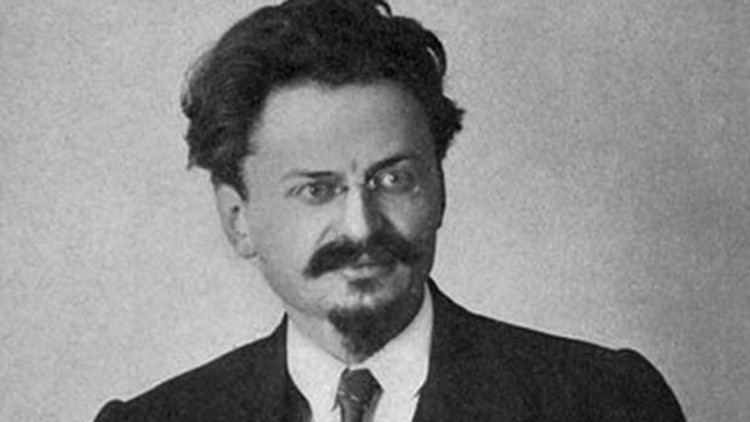 Lev Troçkinin Büyükadada kaldığı ev satılıyor Lev Troçkinin Büyükadada kaldığı ev satılıyor