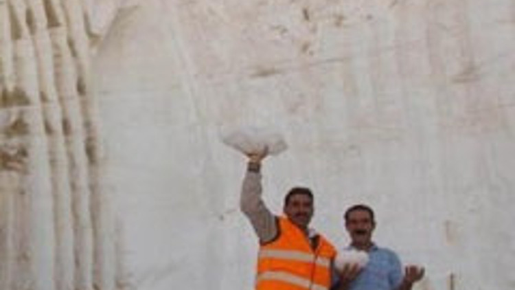 Bahçesaray’da Ağustos’ta 7 metre kar Bahçesaray’da Ağustos’ta 7 metre kar