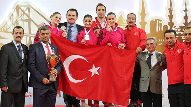 Kadın Kata ve Erkek Kumite Milli Takımları şampiyon oldu