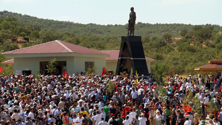 Licede Mahsum Korkmaz heykeli kaldırıldı, olaylar çıktı