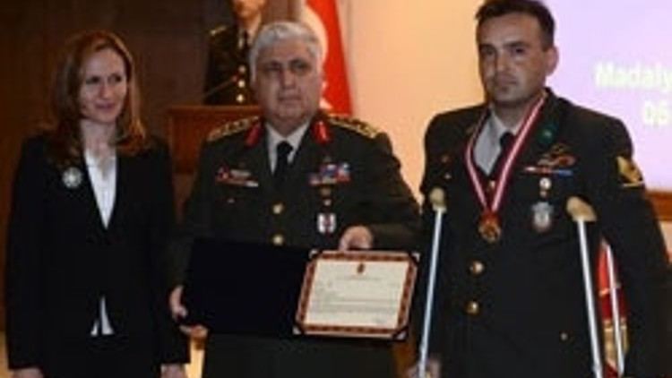 “Kahraman Gazi”ye üstün cesaret ve feragat madalyası