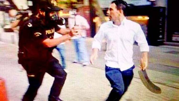 Palalı saldırgandan polis memuruna şok sözler: Senin DHKP-C ile bir alakan var mı