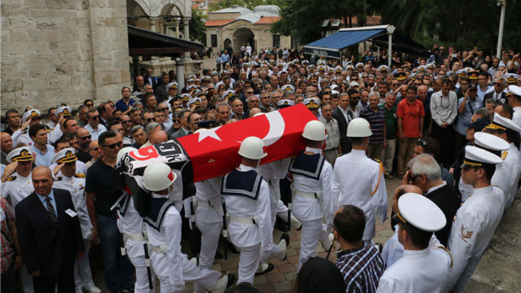 Emekli Tuğamiral Cem Aziz Çakmak son yolculuğuna uğurlandı - Son Dakika ...